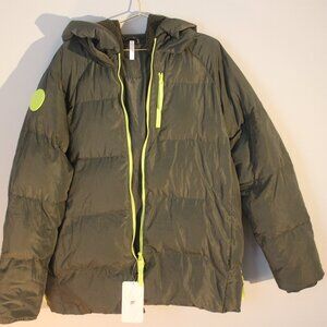 NWT Fabletics Womens Small Puffer Coat Jacket Maia Voyage Green Athleisure XL